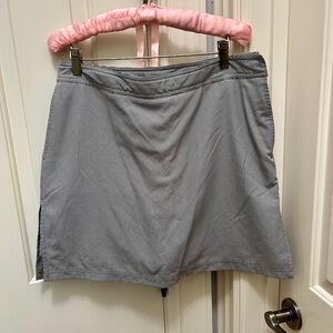 Black/white checkered golf skort, size 10